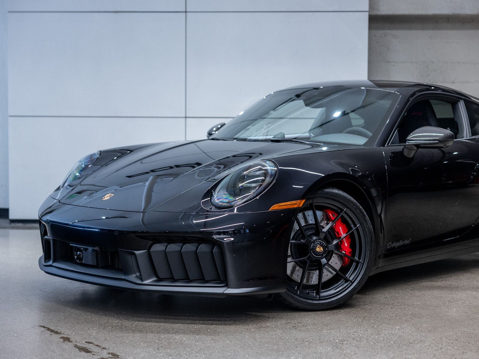 2025 Porsche 911 Carrera 4 GTS