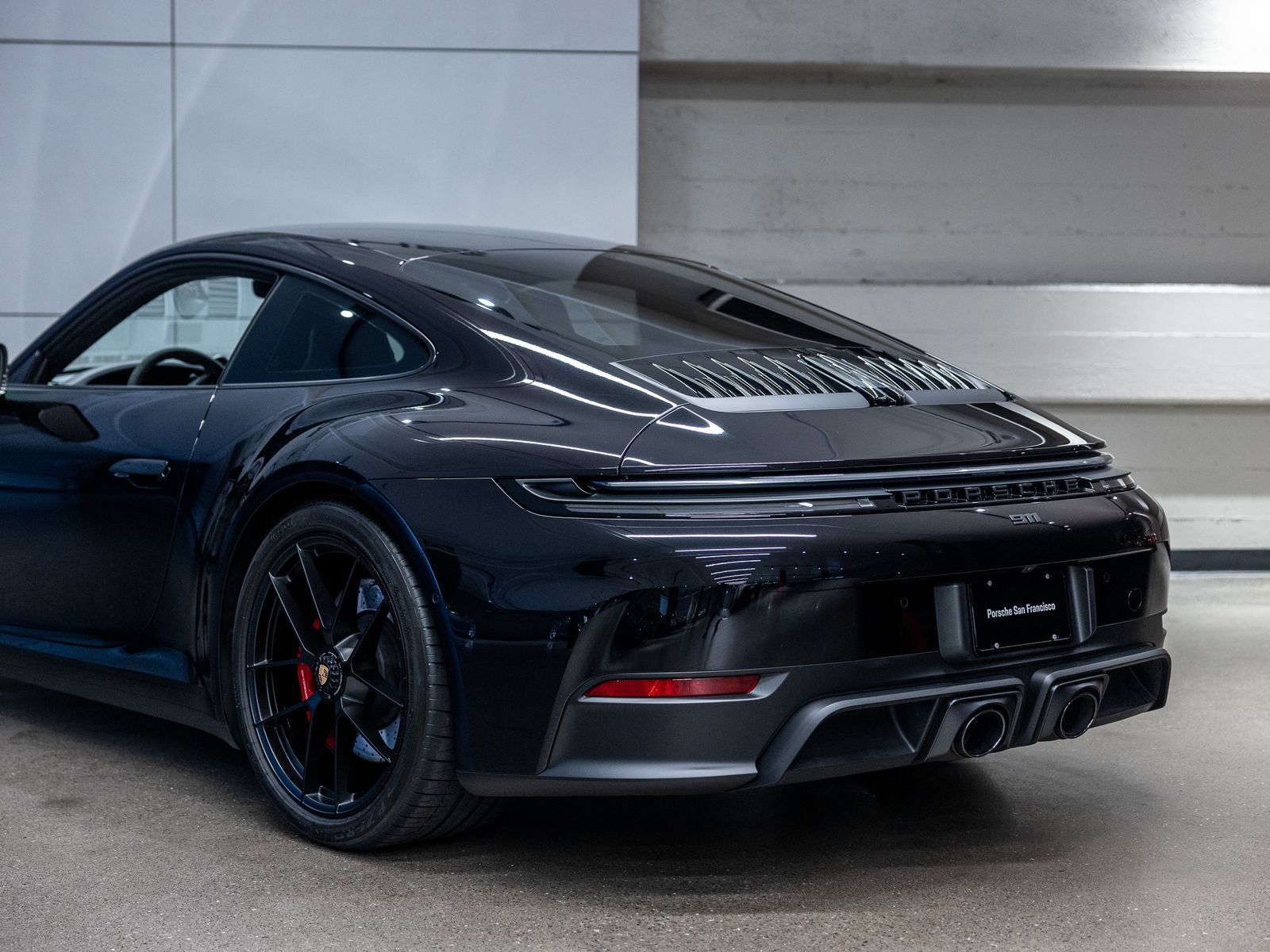 2025 Porsche 911 Carrera 4 GTS