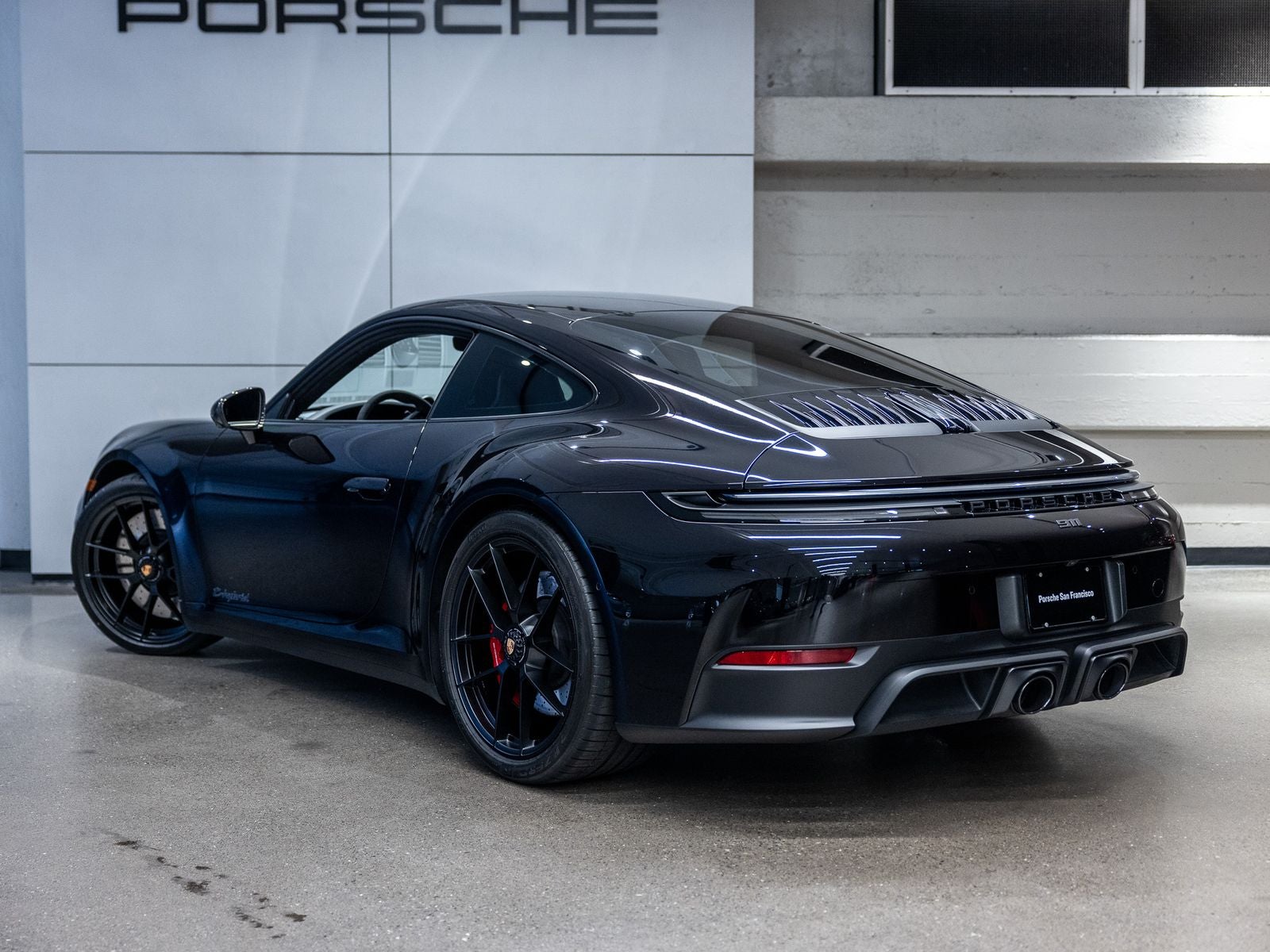 2025 Porsche 911 Carrera 4 GTS