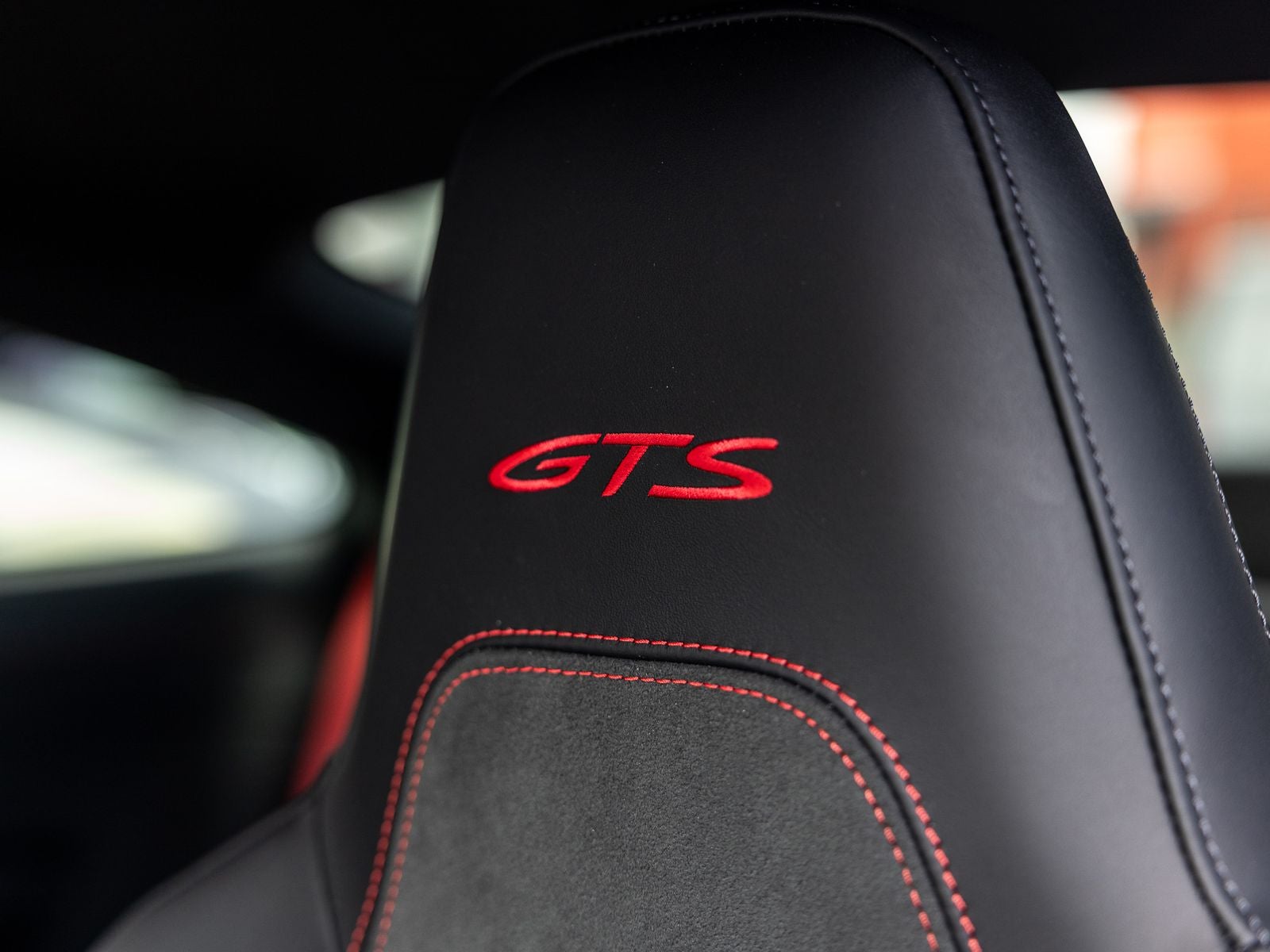 2025 Porsche 911 Carrera 4 GTS