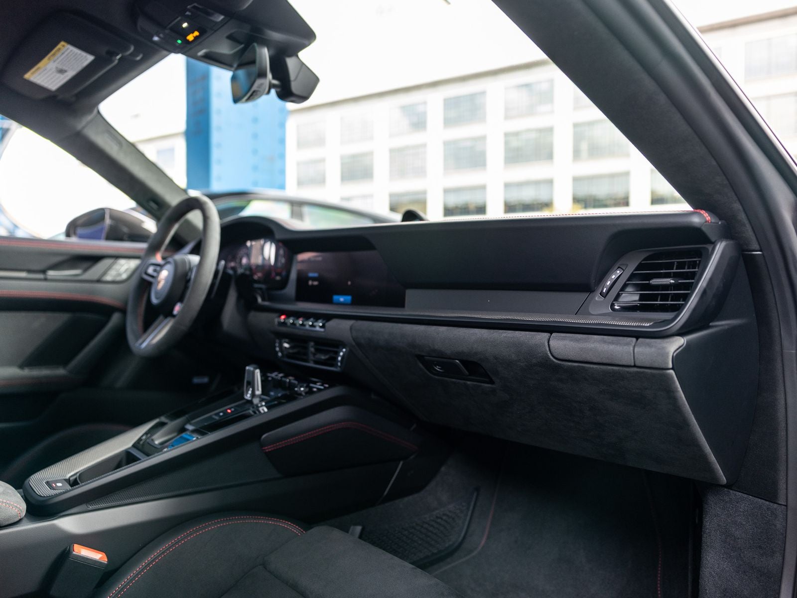 2025 Porsche 911 Carrera 4 GTS