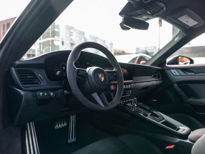 2025 Porsche 911 Carrera 4 GTS