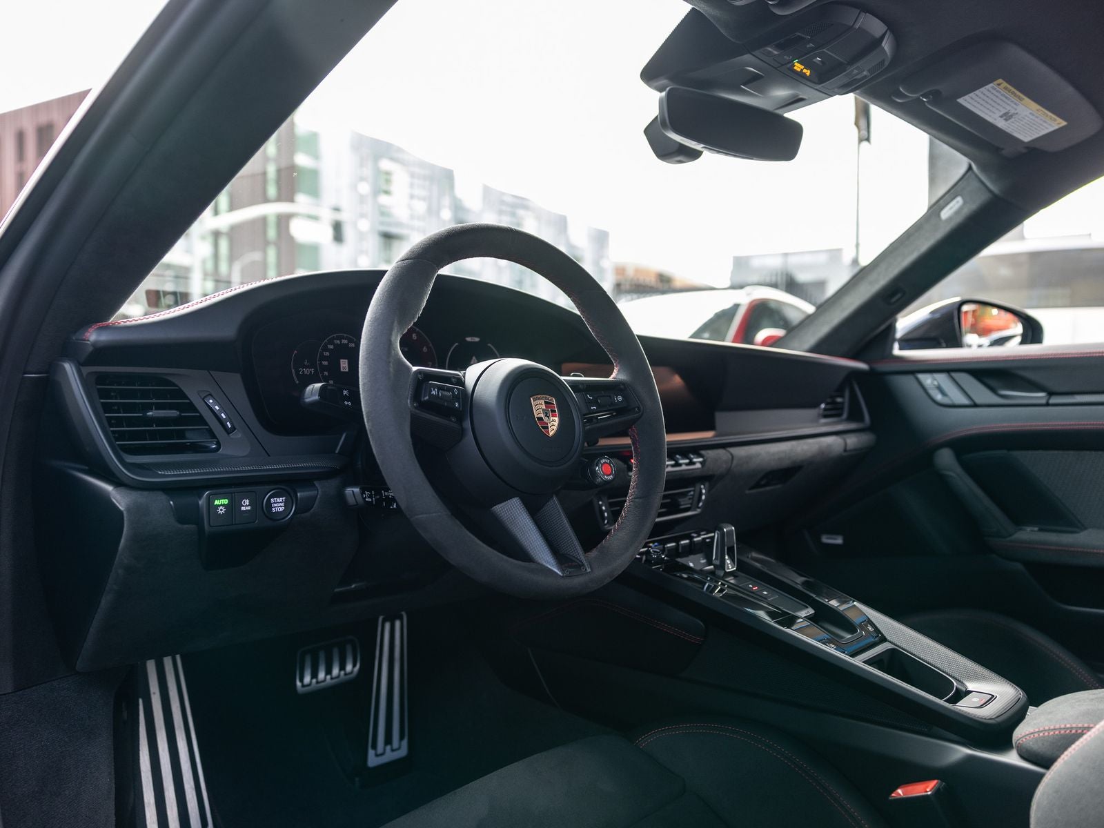 2025 Porsche 911 Carrera 4 GTS