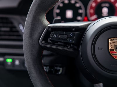2025 Porsche 911 Carrera 4 GTS