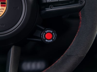 2025 Porsche 911 Carrera 4 GTS