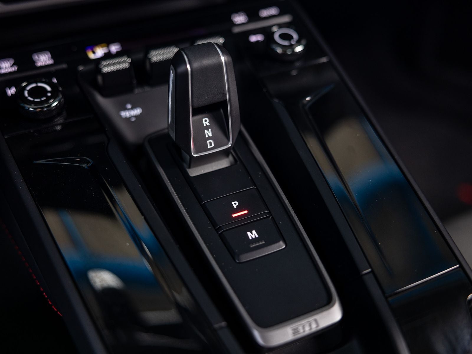 2025 Porsche 911 Carrera 4 GTS