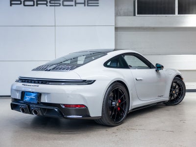 2026 Porsche 911 Carrera 4 GTS