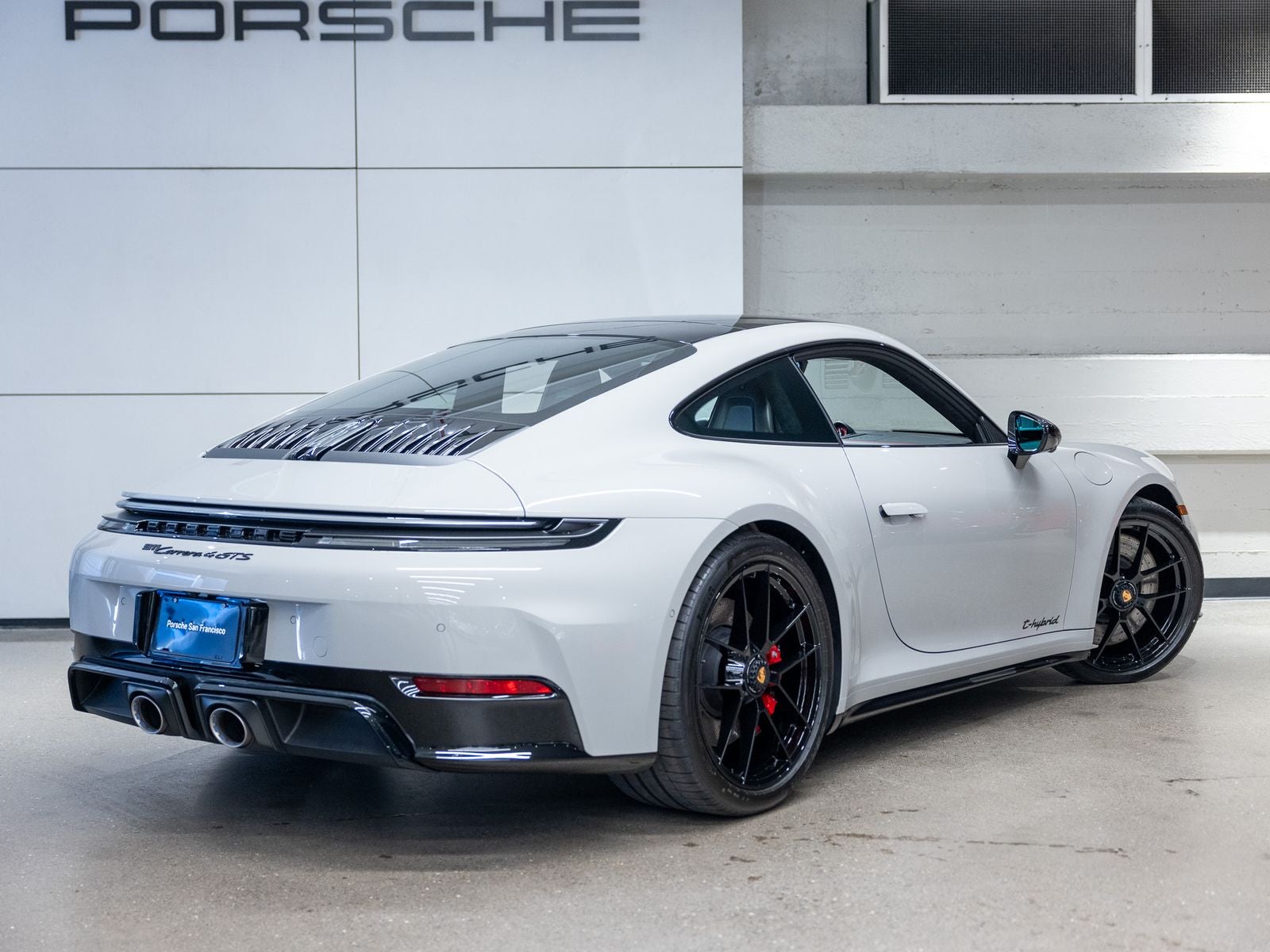 2026 Porsche 911 Carrera 4 GTS