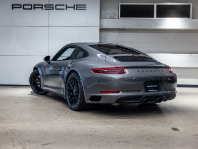 2018 Porsche 911 Carrera GTS