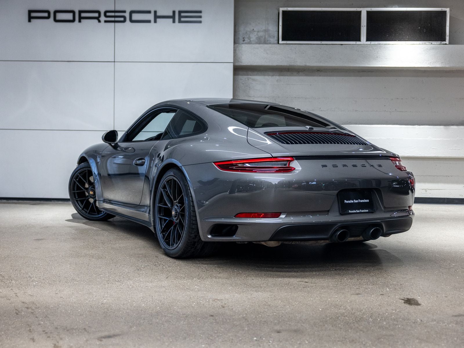 2018 Porsche 911 Carrera GTS