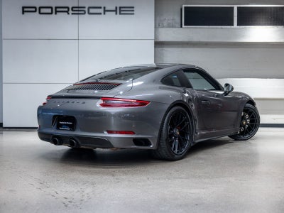 2018 Porsche 911 Carrera GTS