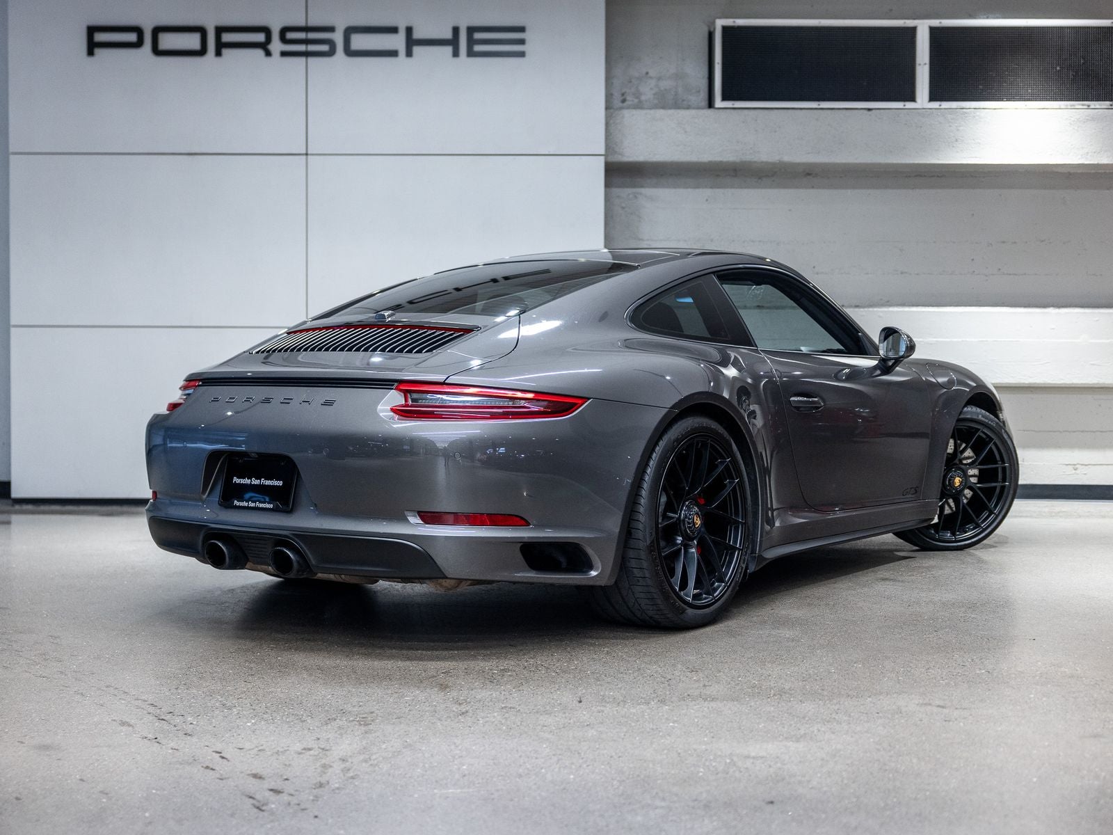 2018 Porsche 911 Carrera GTS