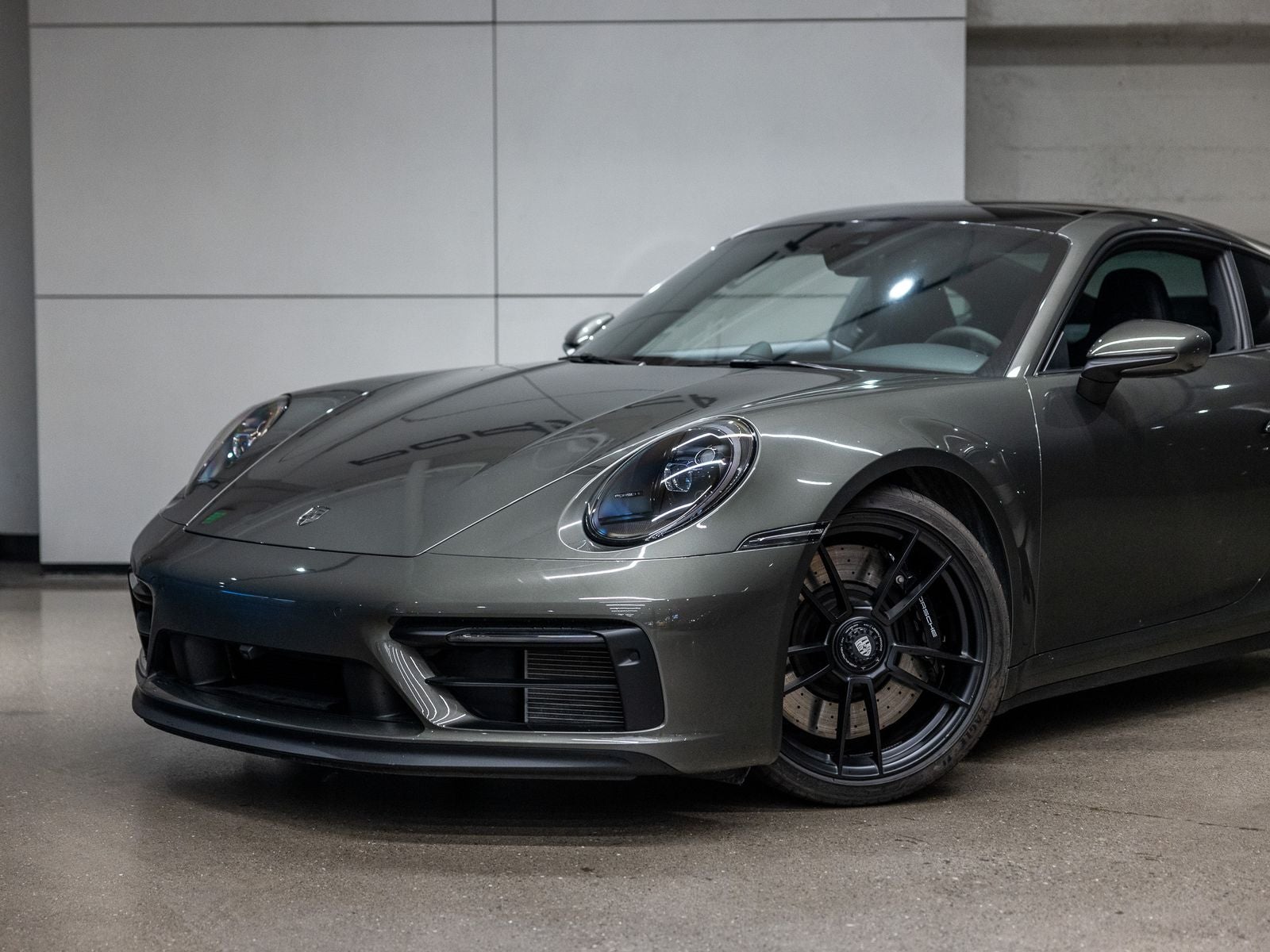 2024 Porsche 911 Carrera 4 GTS
