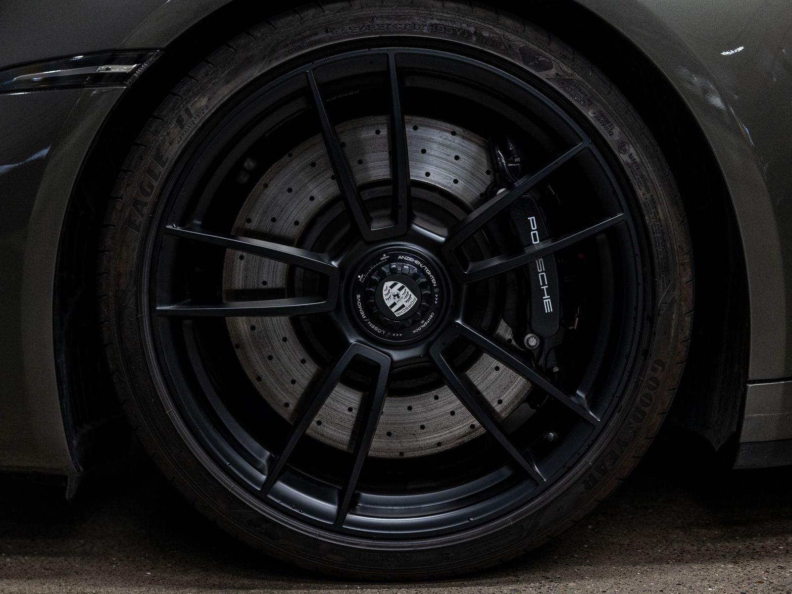 2024 Porsche 911 Carrera 4 GTS