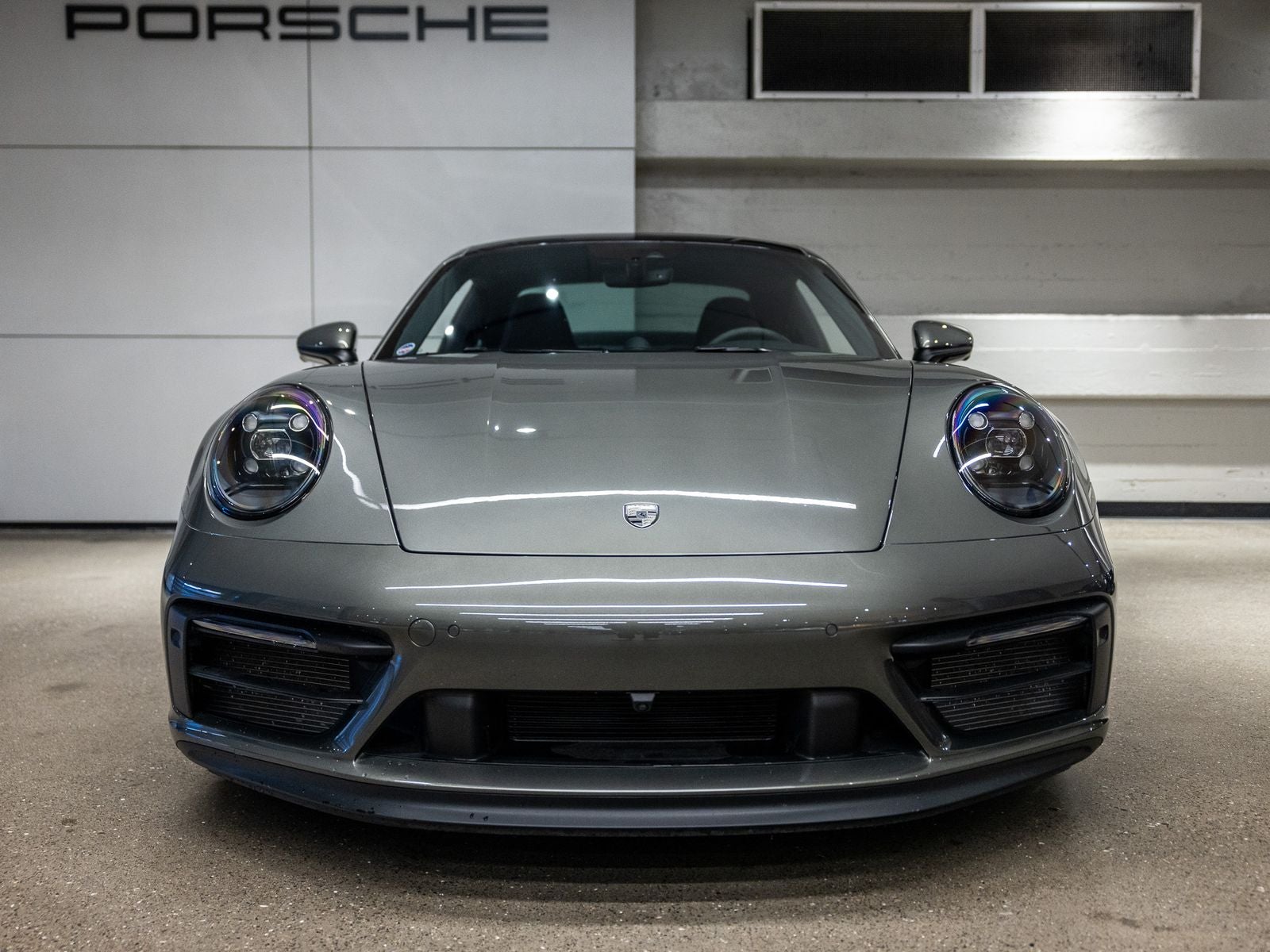 2024 Porsche 911 Carrera 4 GTS