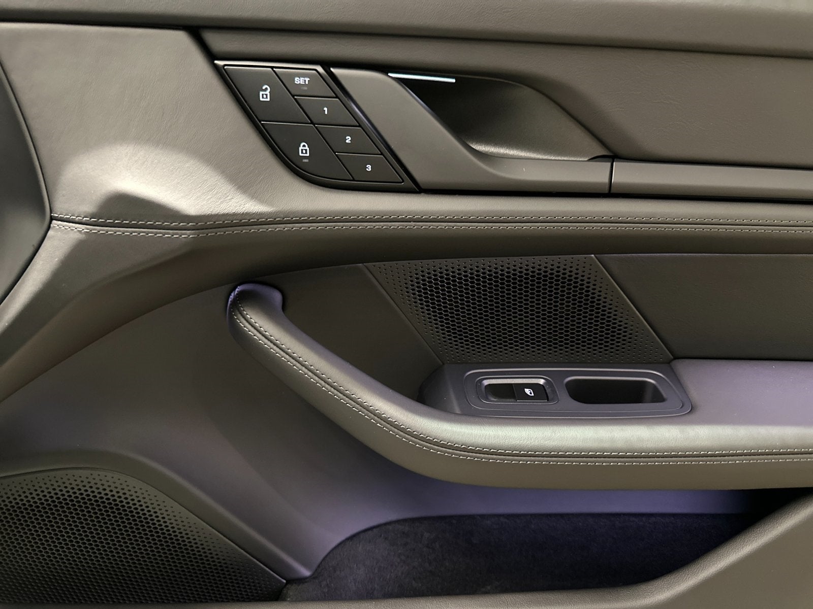 2024 Porsche Taycan Taycan Turbo (MY24)