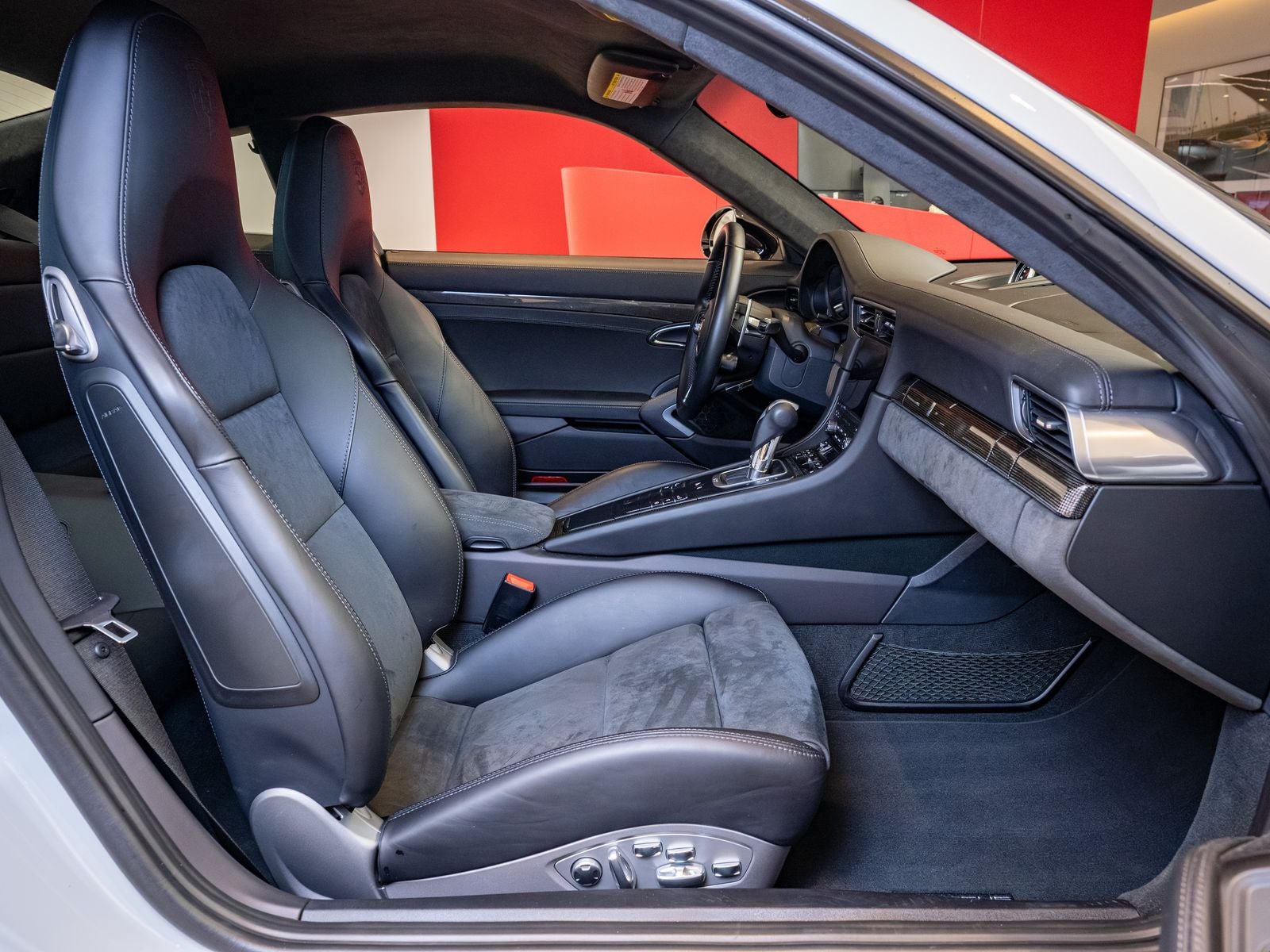 2017 Porsche 911 Turbo S