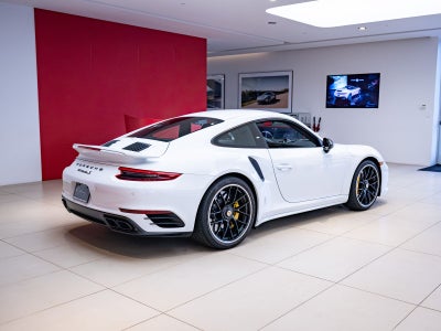 2017 Porsche 911 Turbo S