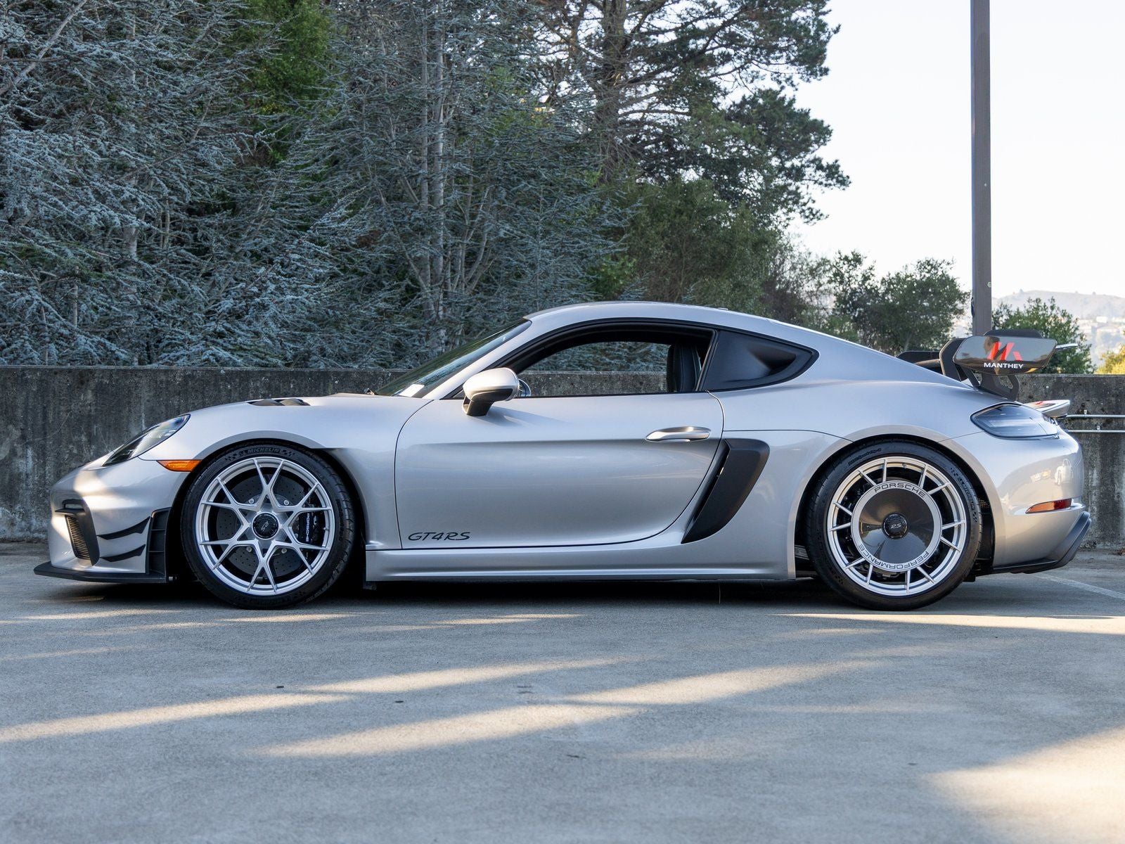 2025 Porsche 718 Cayman GT4 RS