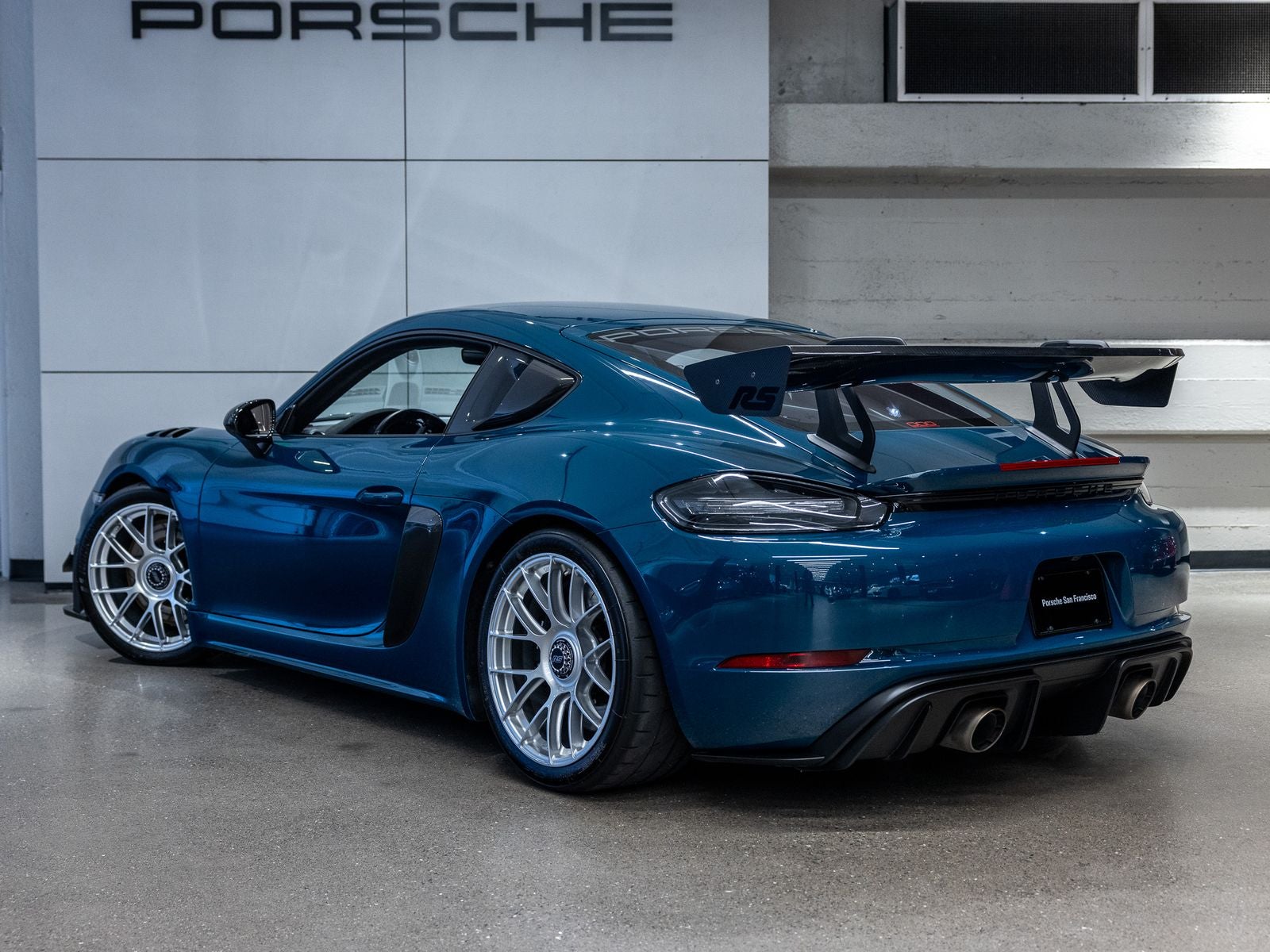 2023 Porsche 718 Cayman GT4 RS