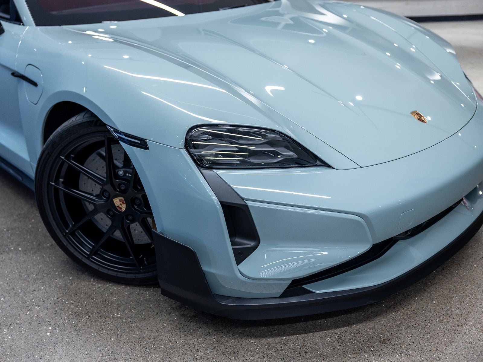 2025 Porsche Taycan Turbo GT