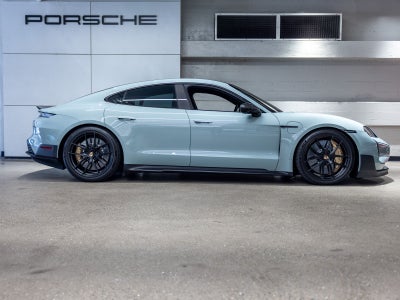 2025 Porsche Taycan Turbo GT
