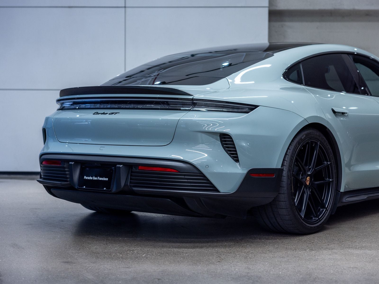 2025 Porsche Taycan Turbo GT