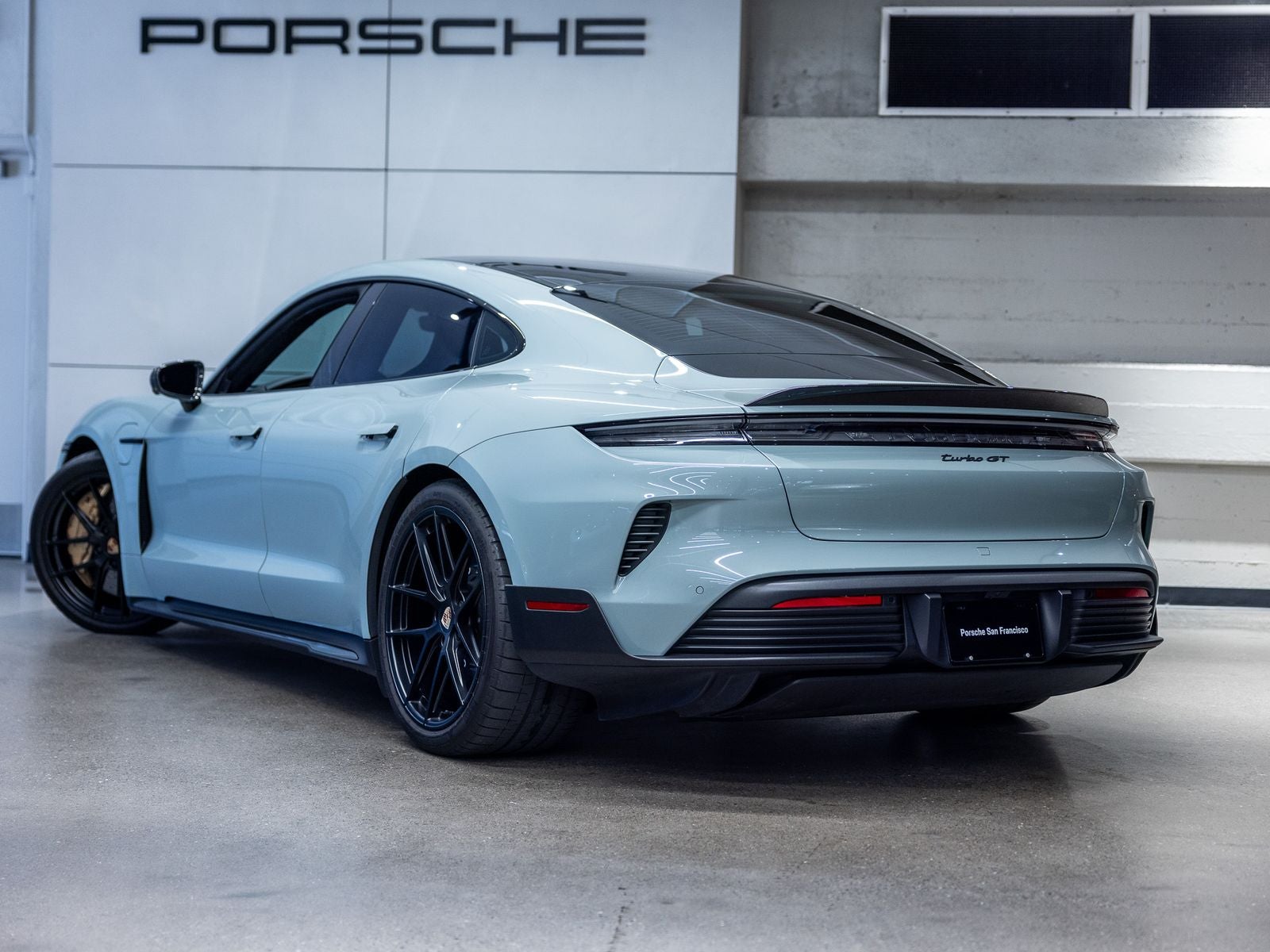 2025 Porsche Taycan Turbo GT