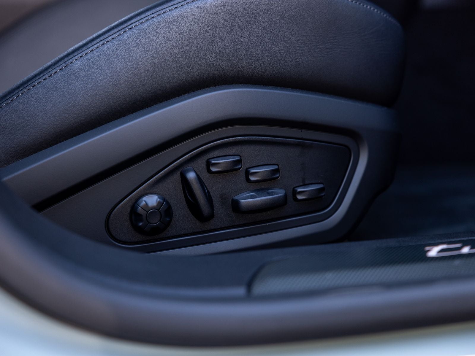 2025 Porsche Taycan Turbo GT