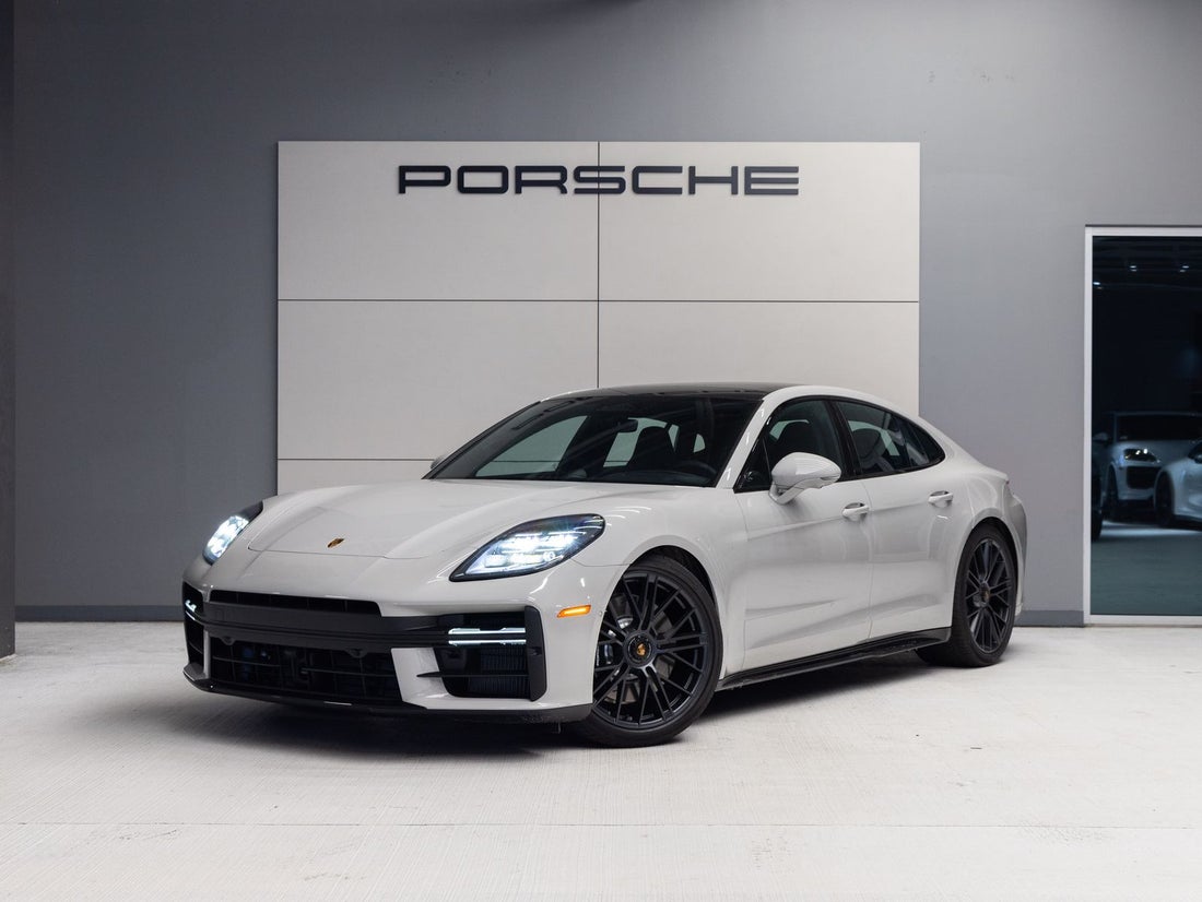 2026 Porsche Panamera GTS — photo 1 of 32