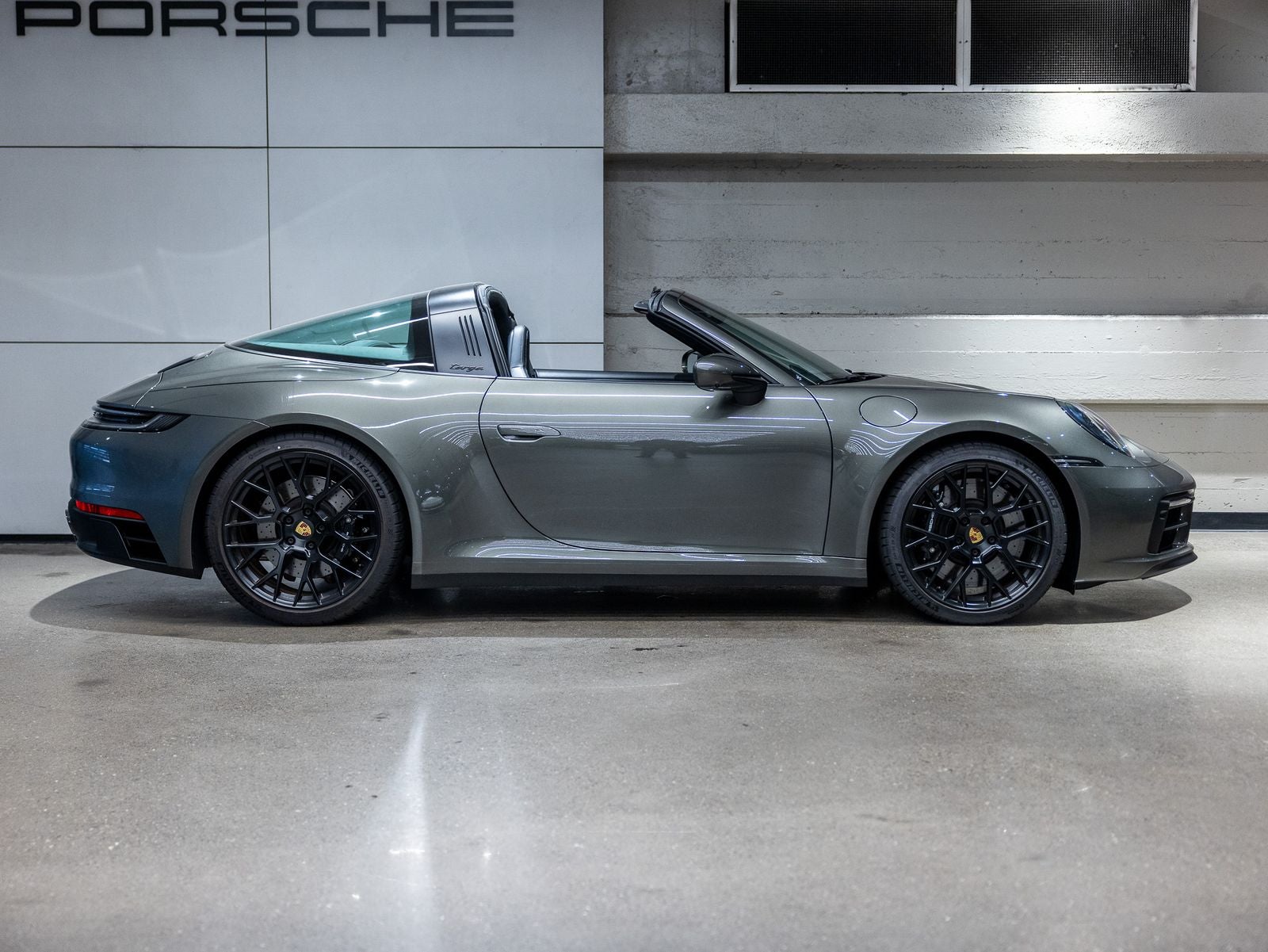 2024 Porsche 911 911 Targa 4 GTS (MY24)