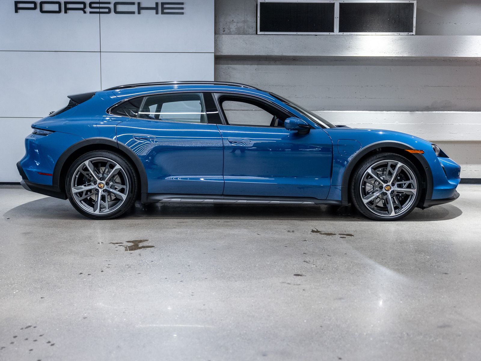 2023 Porsche Taycan Turbo Cross Turismo