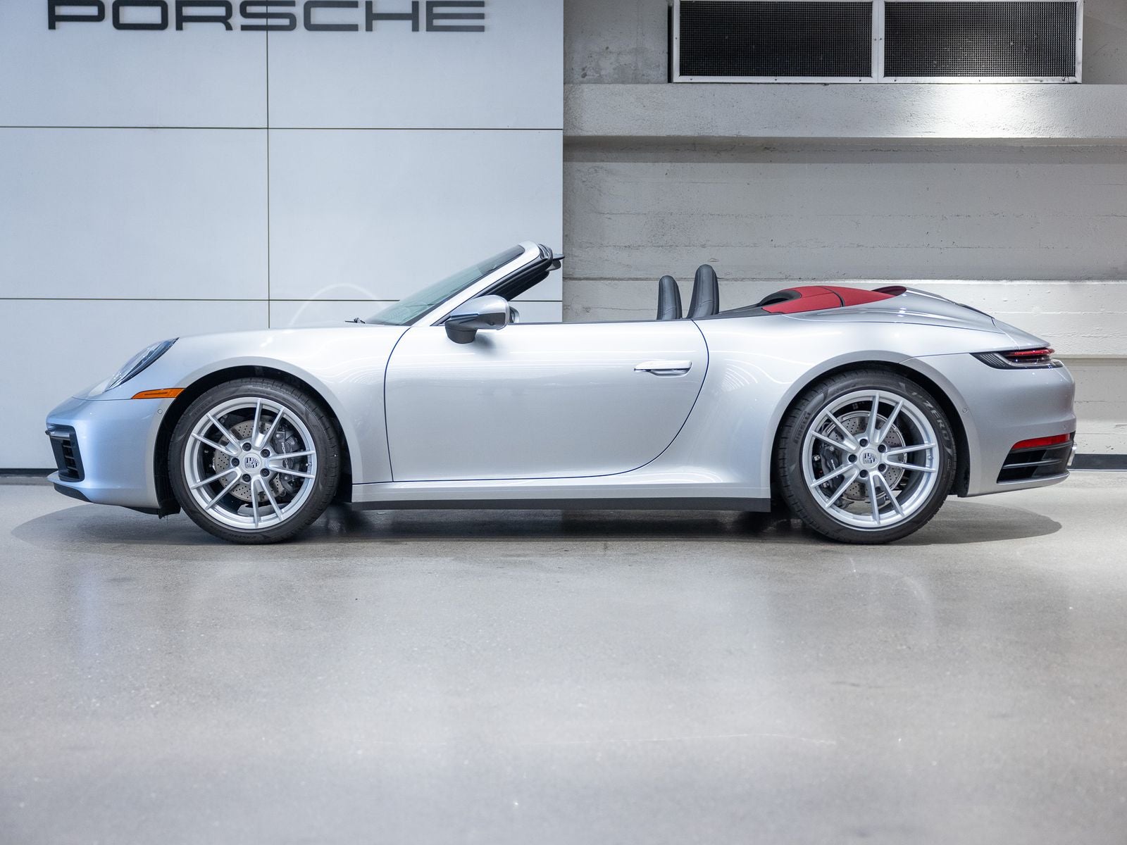 2024 Porsche 911 Carrera Cabriolet