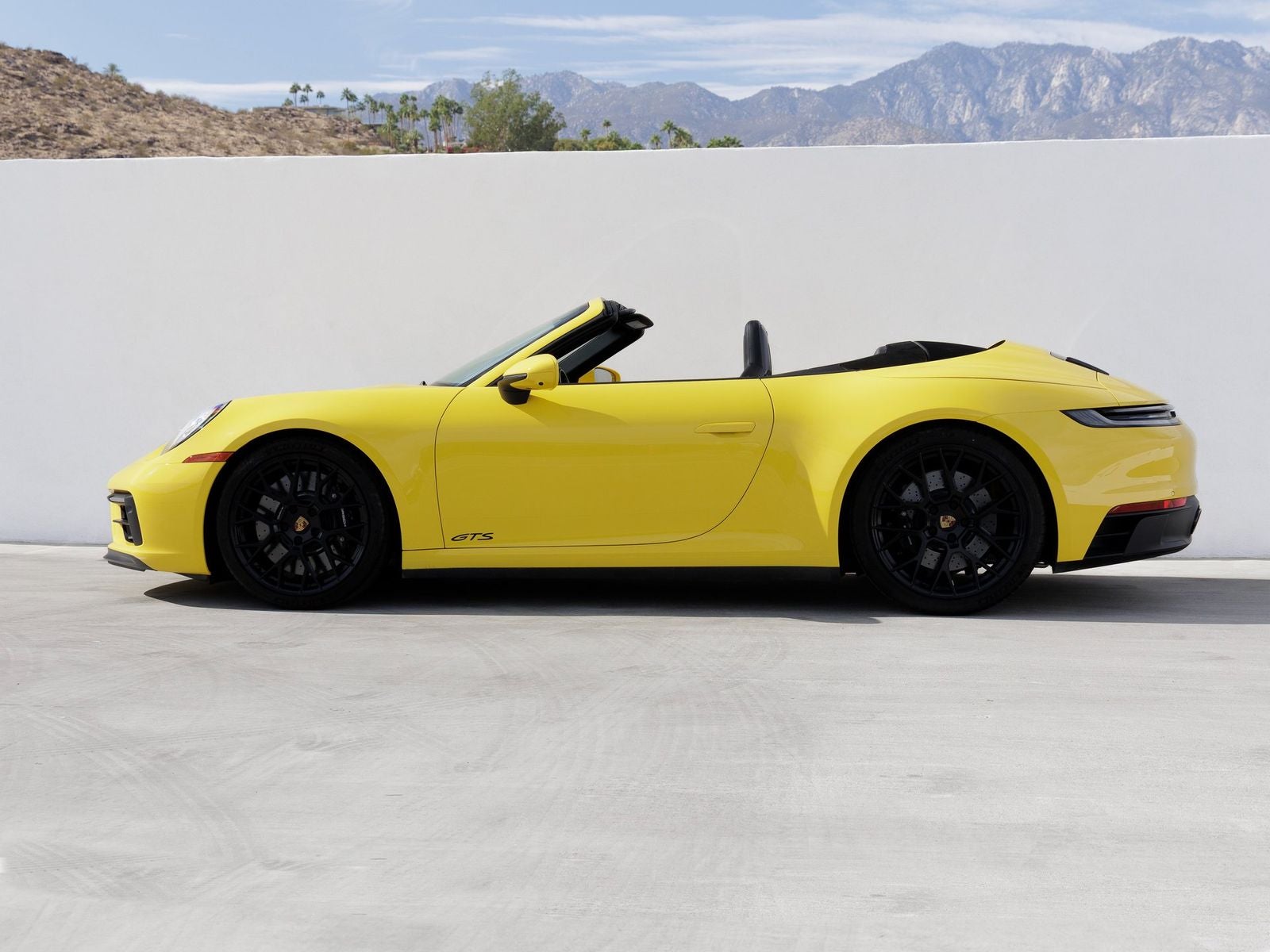 2023 Porsche 911 Carrera 4 GTS