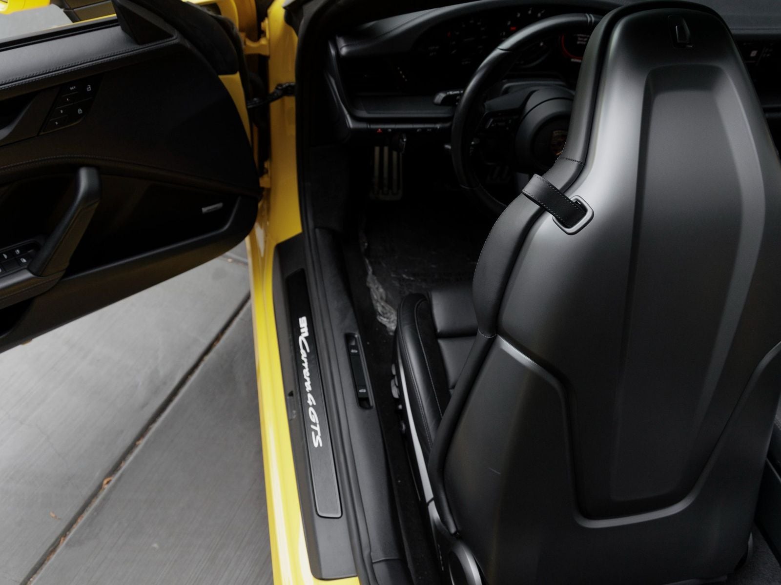 2023 Porsche 911 Carrera 4 GTS