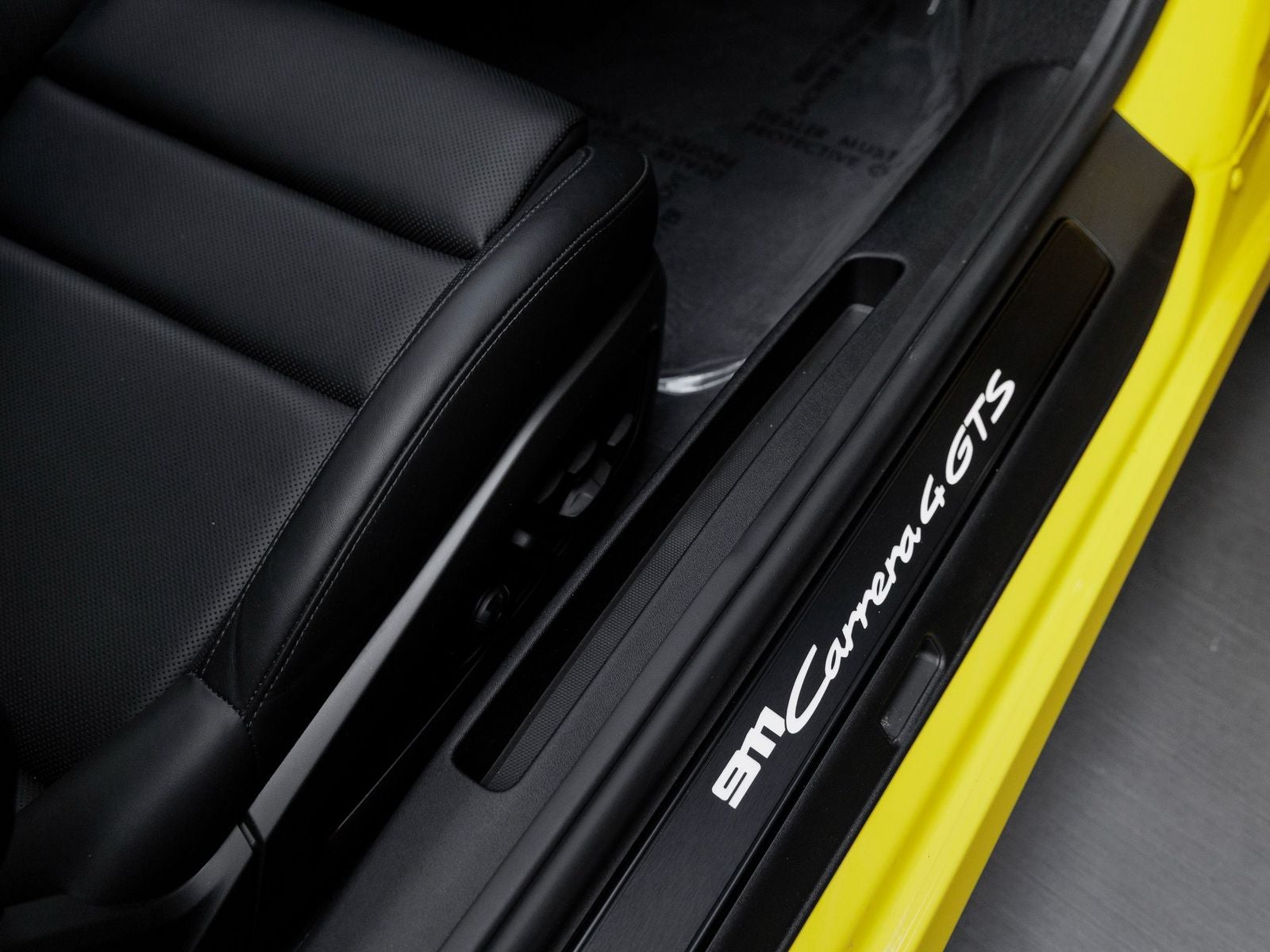 2023 Porsche 911 Carrera 4 GTS