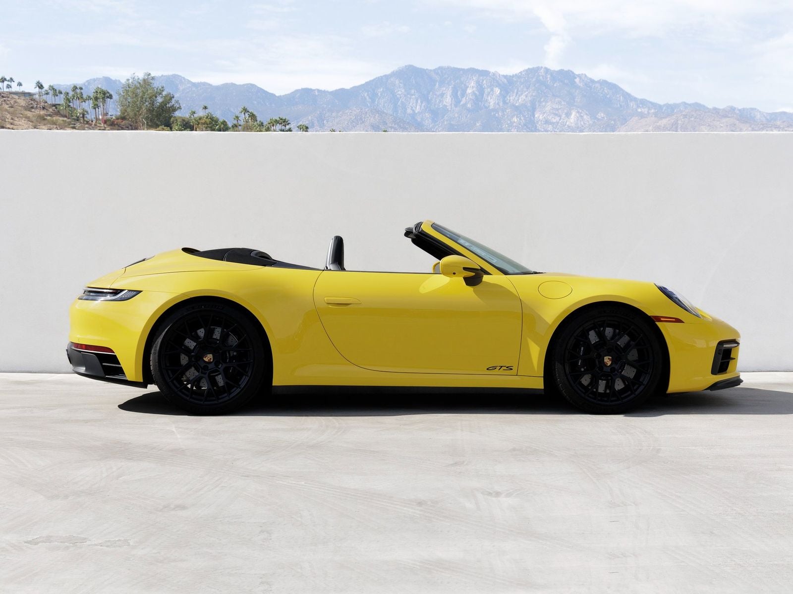 2023 Porsche 911 Carrera 4 GTS