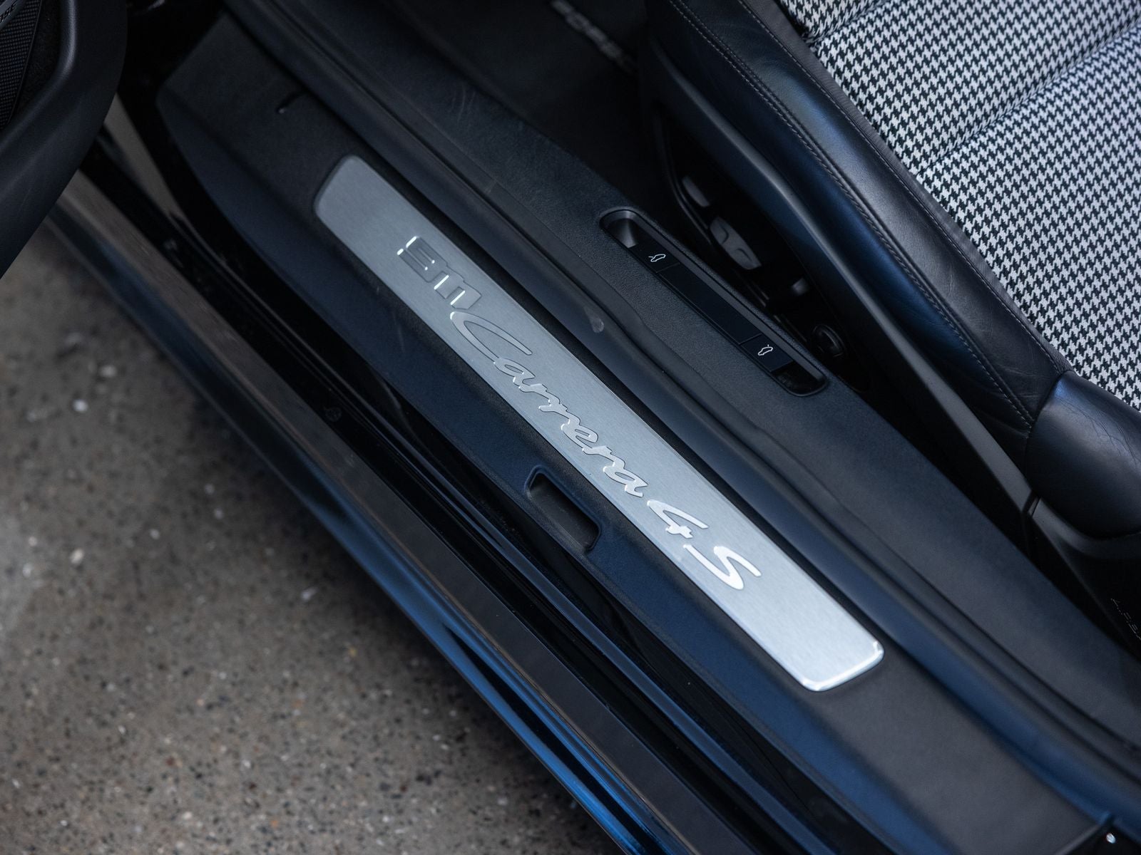 2020 Porsche 911 Carrera 4S Cabriolet