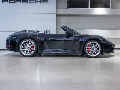 2020 Porsche 911 Carrera 4S Cabriolet