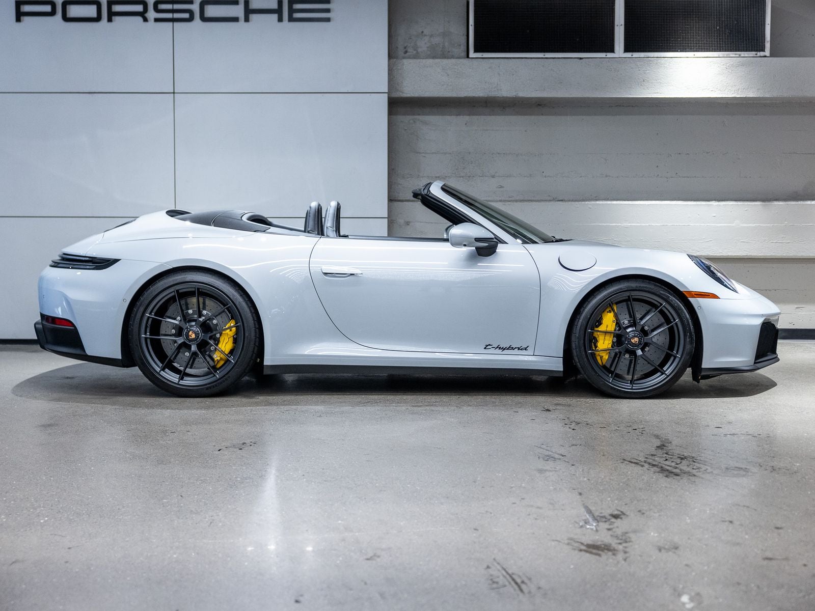 2025 Porsche 911 911 Carrera 4 GTS Cabriolet