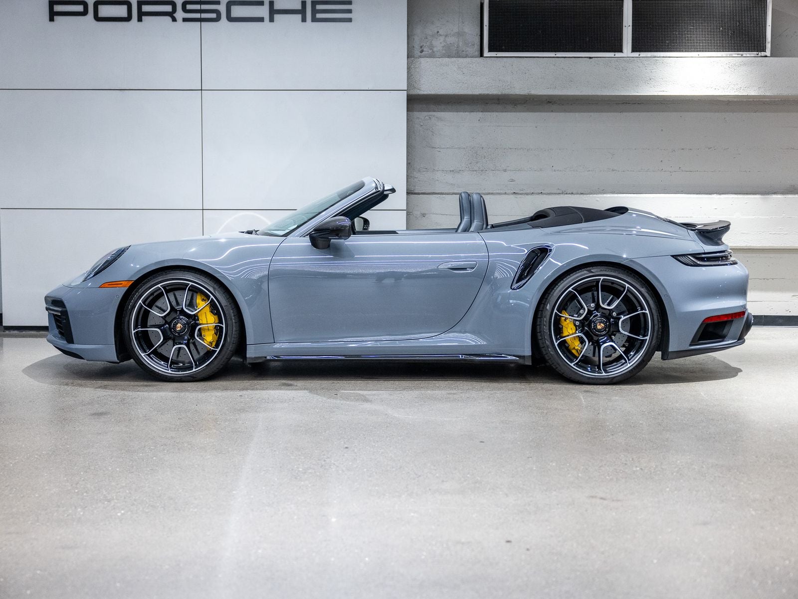 2024 Porsche 911 911 Turbo S Cabriolet (MY24)