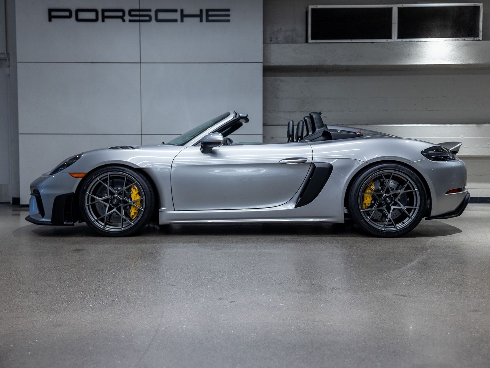2025 Porsche 718 718 Spyder RS