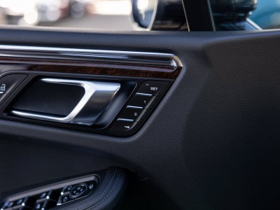 2025 Porsche Macan Macan