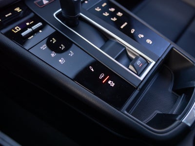 2025 Porsche Macan Macan