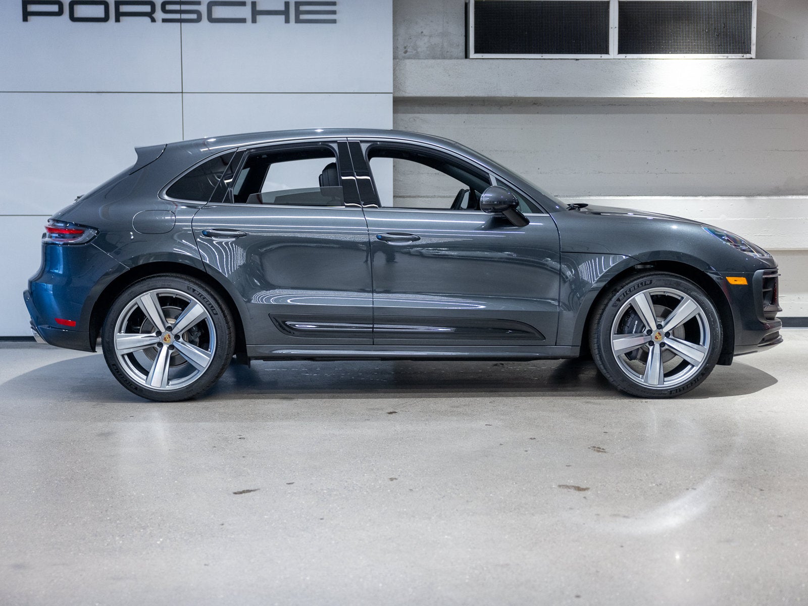 2025 Porsche Macan Macan