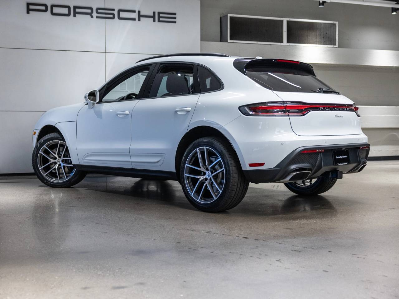 2026 Porsche Macan Base