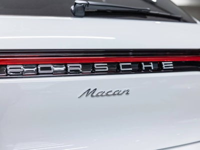 2026 Porsche Macan Base
