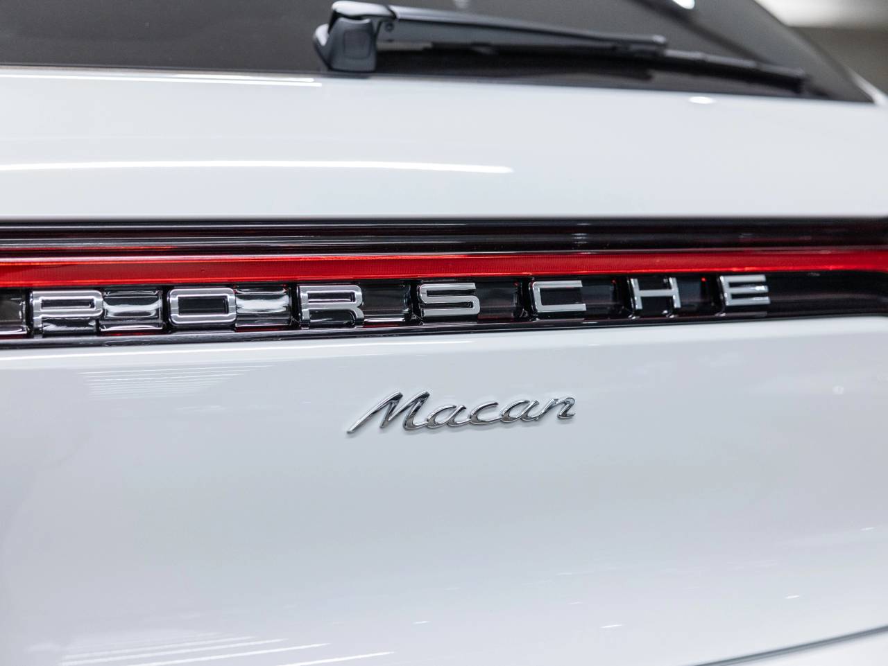 2026 Porsche Macan Base