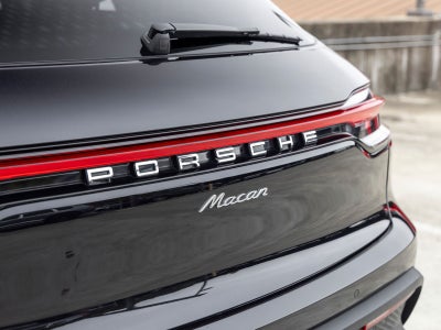 2026 Porsche Macan Base