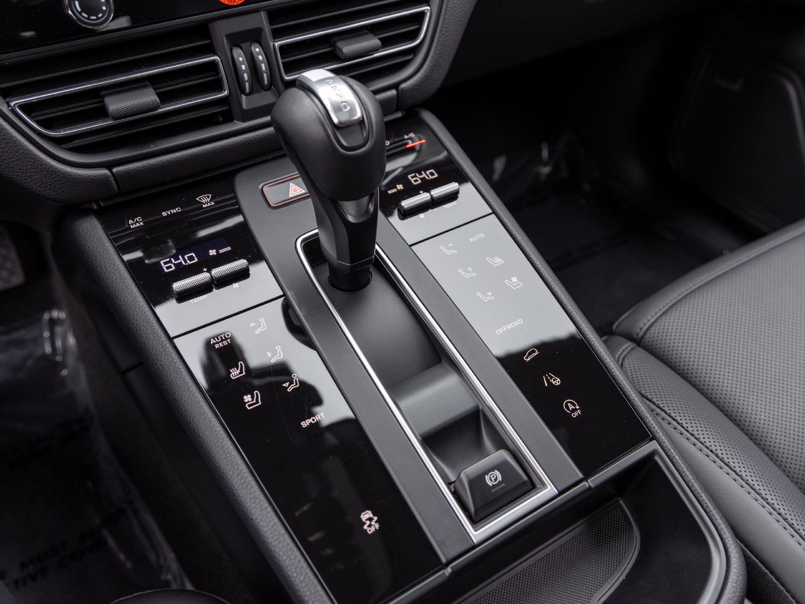 2026 Porsche Macan Base